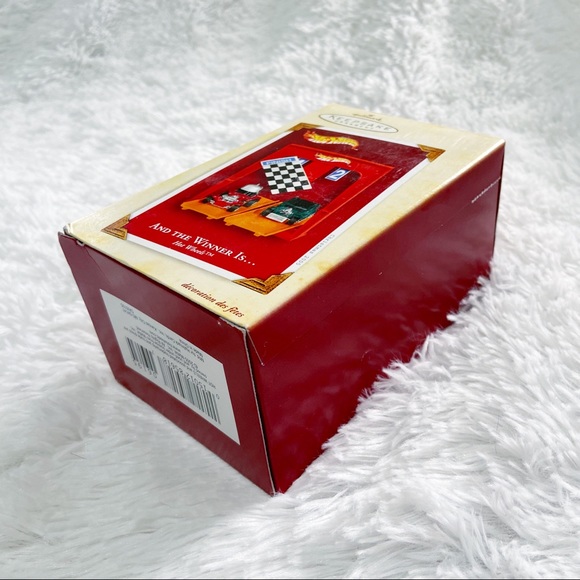 🏎 Hallmark Hot Wheels "and the Winner is..." Ornament - Picture 5 of 5